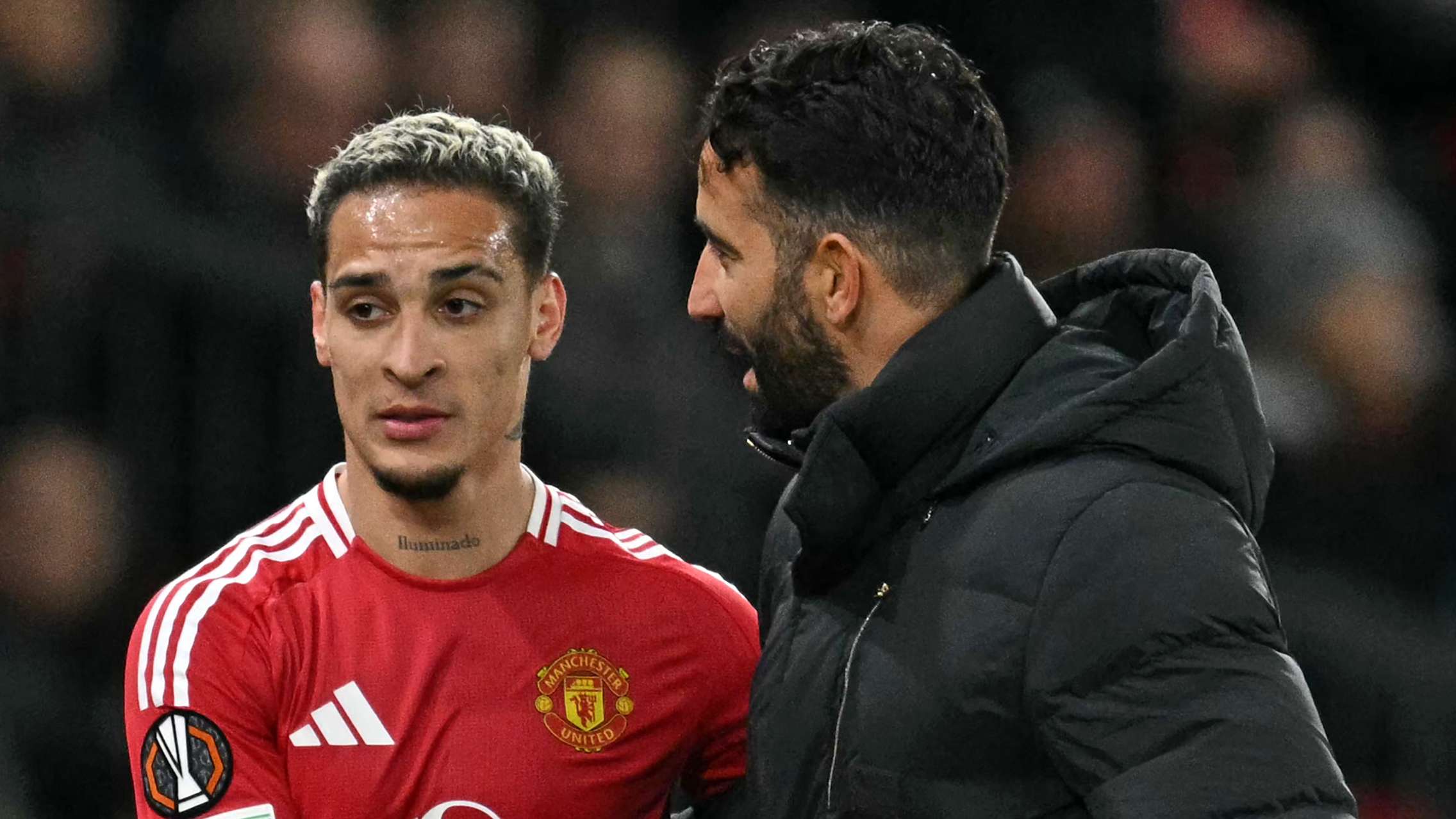 国米跟队：索默将因手指骨折缺席3至4周的时间.