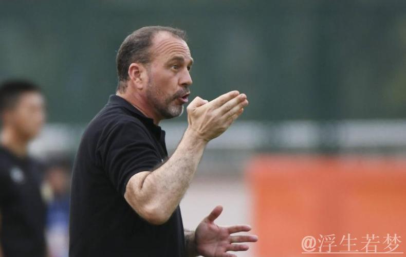48岁大罗豪言踢欧冠却连遭打击:5年内3次降级,寻求卖队 48岁大罗豪言踢欧冠却连遭打击:5年内3次降级,寻求卖队